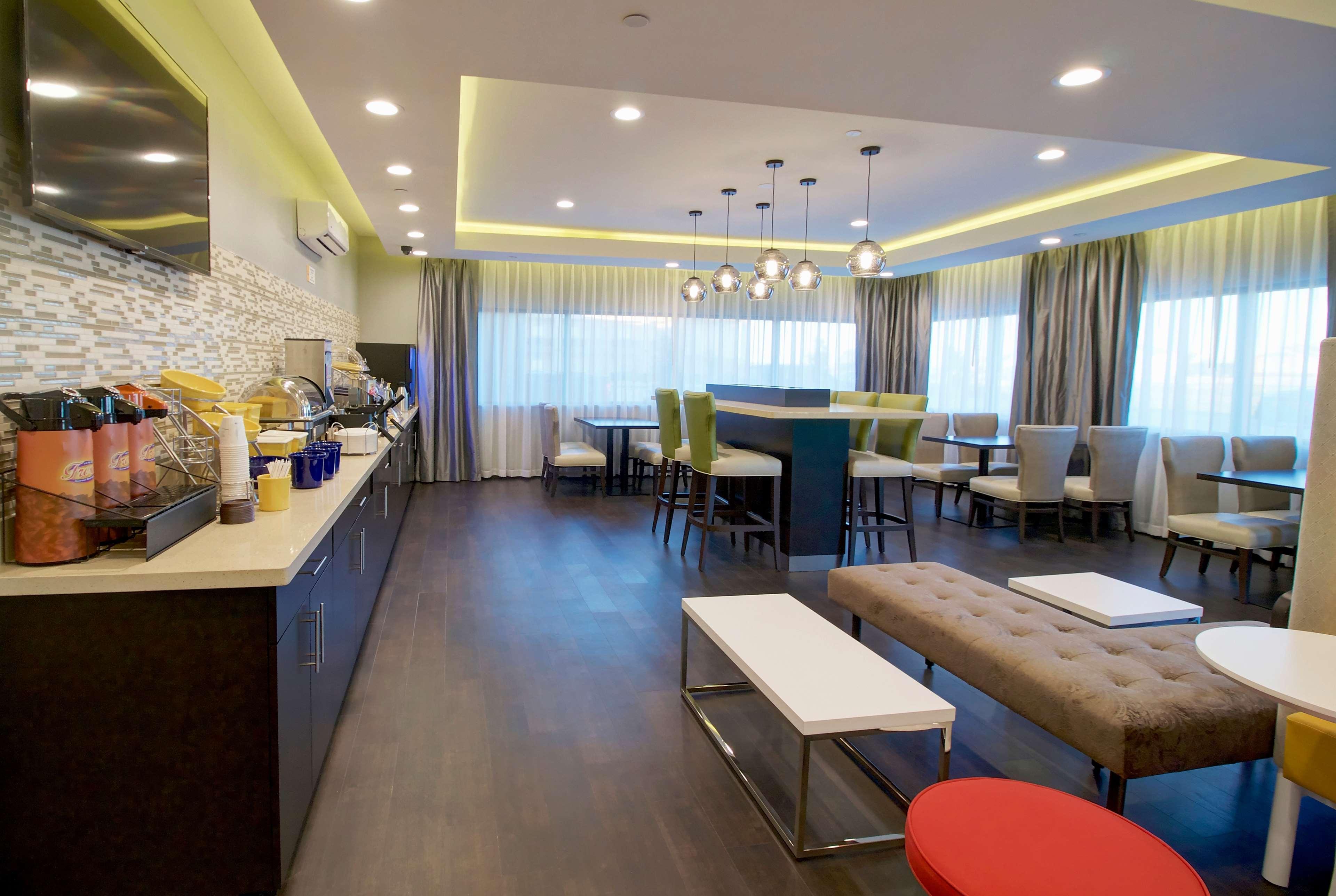 Days Inn & Suites By Wyndham Порт-Артур Экстерьер фото